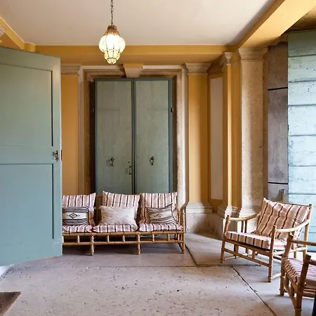 Palazzo Comboni, Exclusive Main Floor Apartment